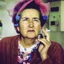 Dulcie van den Bergh as tant Stienie
